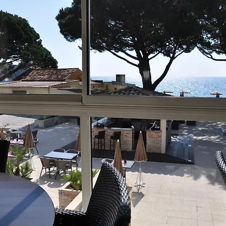 De La Le Lavandou